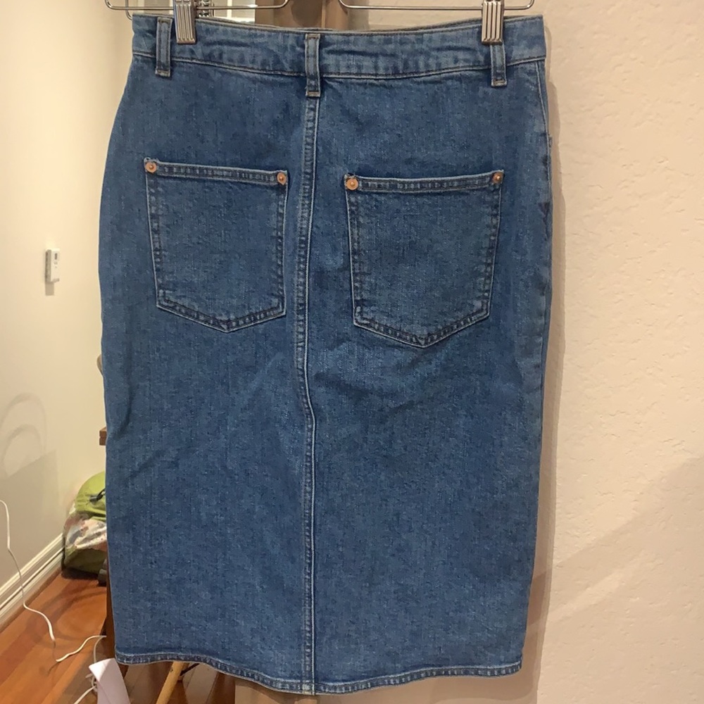 NWT ASOS Denim Pencil Skirt in Mid Wash - Picture 3 of 10